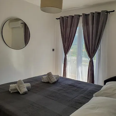 Mira Apartment *