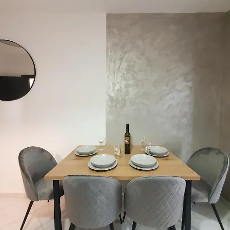 Apartment Mira