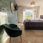 Apartment Mira