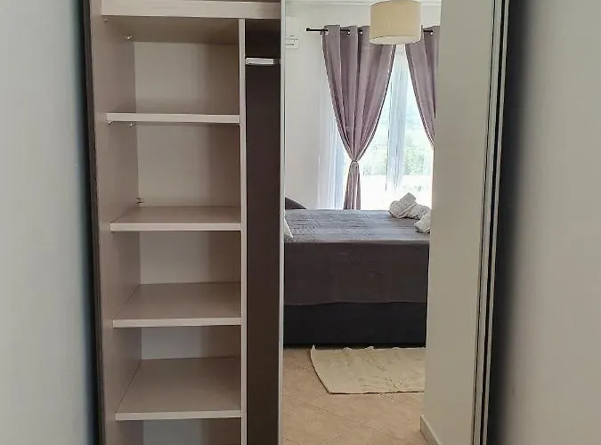 Mira Apartament *